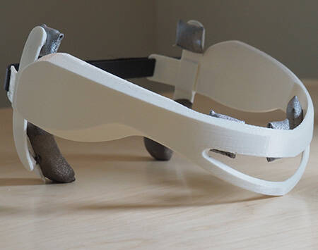 Prototype of a headset for treating ADHD in children without the use of drugs